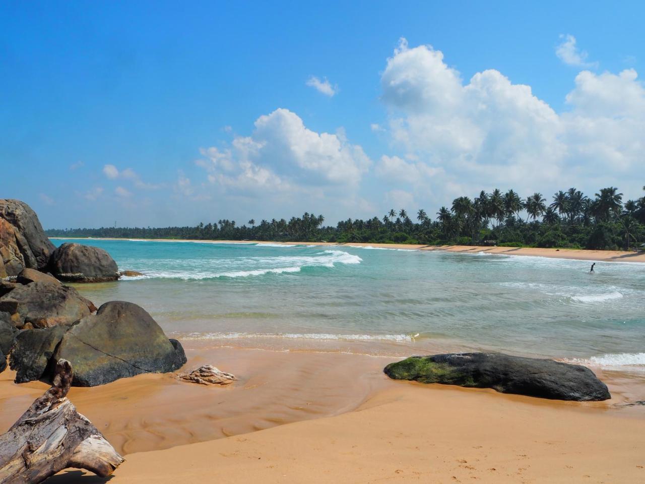 Raja Beach Hotel Balapitiya Exterior foto