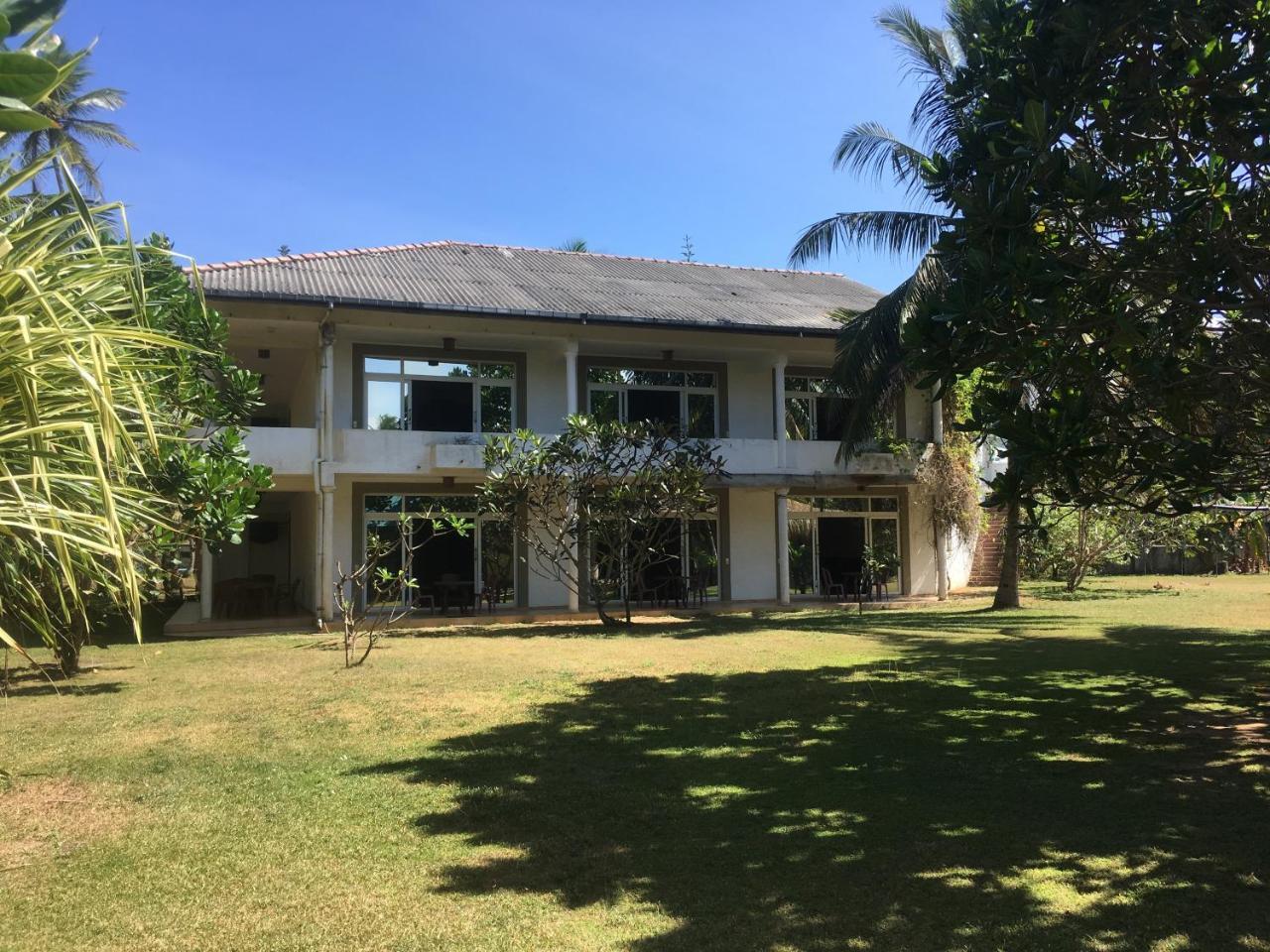 Raja Beach Hotel Balapitiya Exterior foto